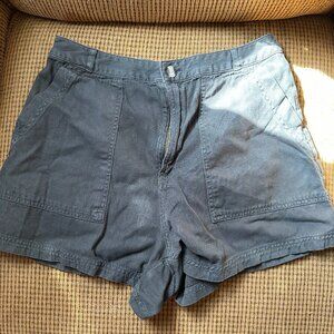 Universal Threads Shorts